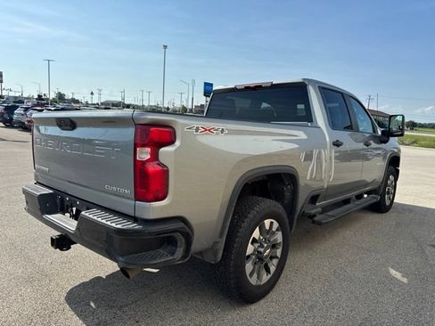 Used 2025 Chevrolet Silverado 2500 Custom w/ Custom Value Package AWD/4WD image 5