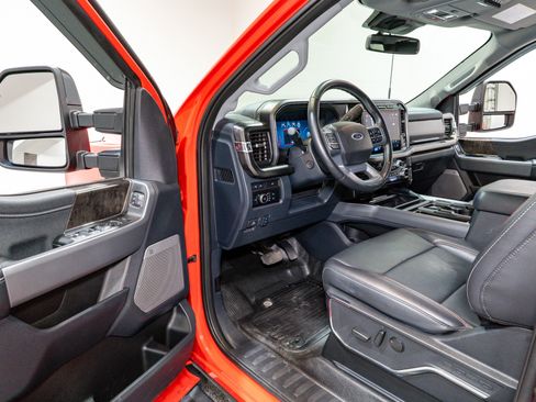 Used 2024 Ford F250 Lariat w/ Black Appearance Package image 14