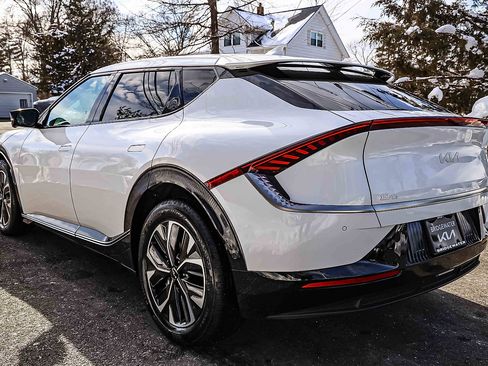 Certified 2024 Kia EV6 Wind w/ Wind Technology Package image 3
