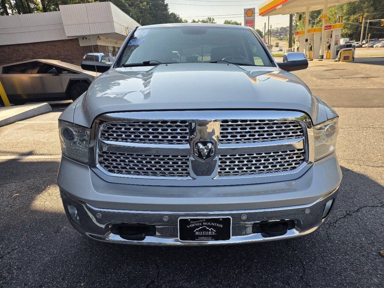 Used 2014 RAM 1500 Laramie w/ Convenience Group RWD image 9