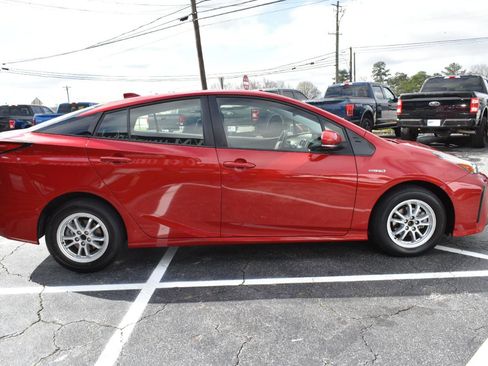 Used 2022 Toyota Prius LE image 5
