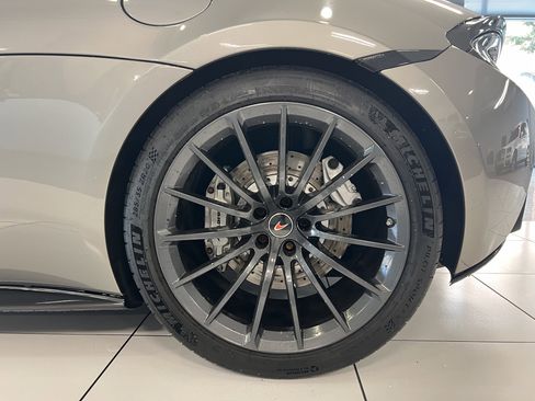 Used 2017 McLaren 570S image 29