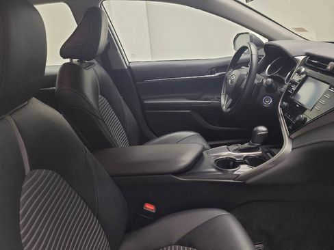 Used 2020 Toyota Camry SE image 21