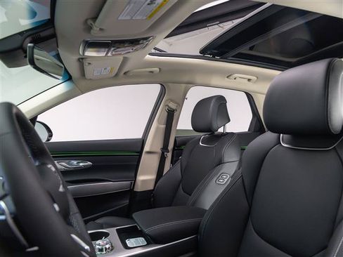 New 2026 Genesis GV70 2.5T Select AWD/4WD image 19