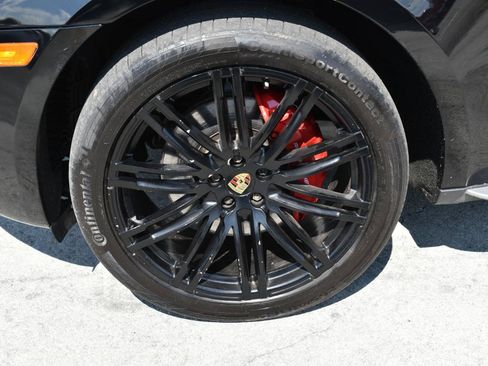 Used 2016 Porsche Macan Turbo AWD/4WD image 30