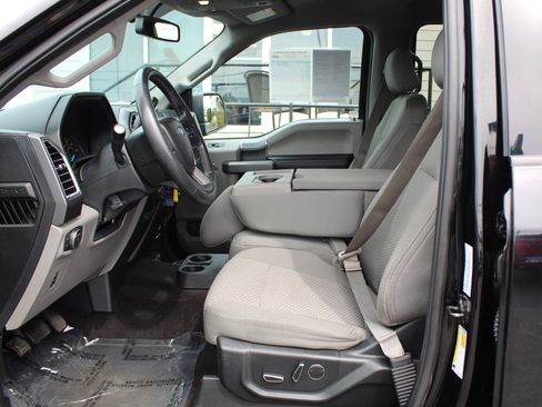 Used 2016 Ford F150 XLT w/ Equipment Group 302A Luxury AWD/4WD image 23