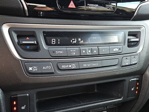 Certified 2023 Honda Passport TrailSport image 17