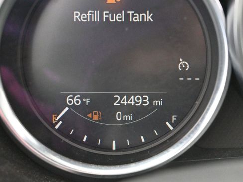 Used 2017 MAZDA MX-5 Miata RF Grand Touring image 18