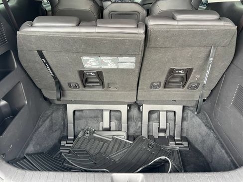Used 2023 Kia Carnival LX FWD image 22