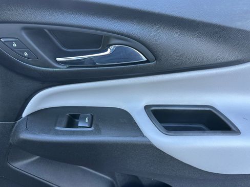 Used 2024 Chevrolet Equinox LS image 22