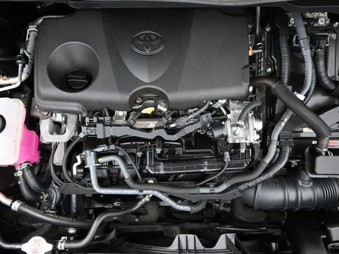 Used 2024 Toyota Sienna XLE image 42