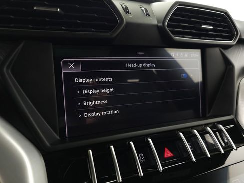 Used 2019 Lamborghini Urus AWD/4WD image 24
