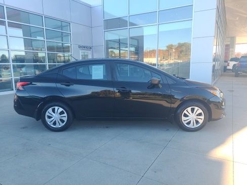 Used 2020 Nissan Versa S image 8