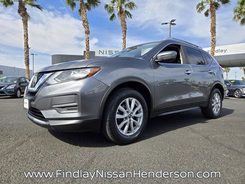 Used 2018 Nissan Rogue SV image 2