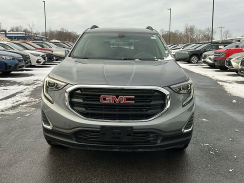Used 2019 GMC Terrain SLE w/ Driver Convenience Package image 2