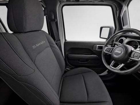 Used 2019 Jeep Wrangler Unlimited Sahara AWD/4WD image 15