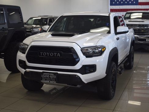 Used 2017 Toyota Tacoma TRD Pro AWD/4WD image 4