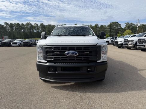 Used 2023 Ford F350 XL AWD/4WD image 2