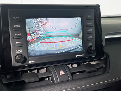 Used 2020 Toyota RAV4 XLE w/ Convenience Package FWD image 28