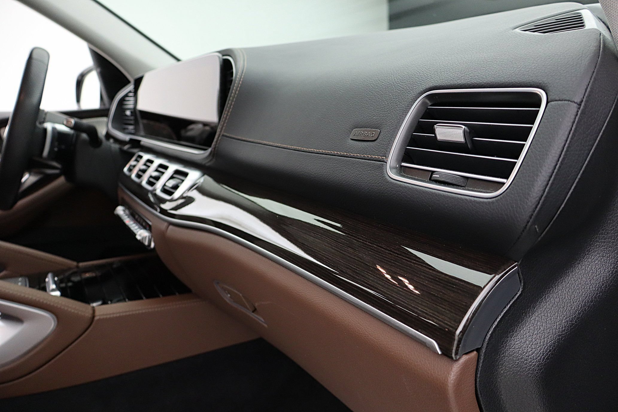 Used 2024 Mercedes-Benz GLS 450 4MATIC image 28