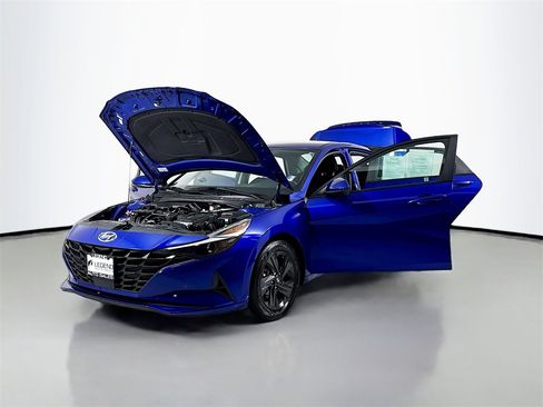 Used 2021 Hyundai Elantra SEL w/ Convenience Package image 12