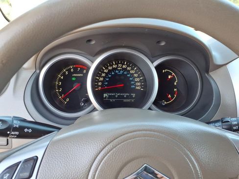 Used 2012 Suzuki Grand Vitara Premium RWD image 7