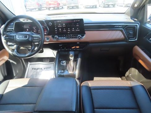 Used 2025 GMC Canyon AT4 w/ Technology Plus Package AWD/4WD image 27