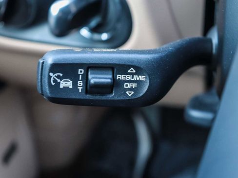 Used 2024 Porsche Macan image 32