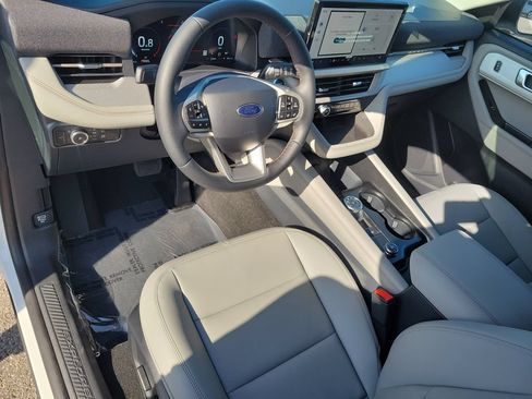 New 2026 Ford Explorer Active w/ Active Comfort Package RWD image 14