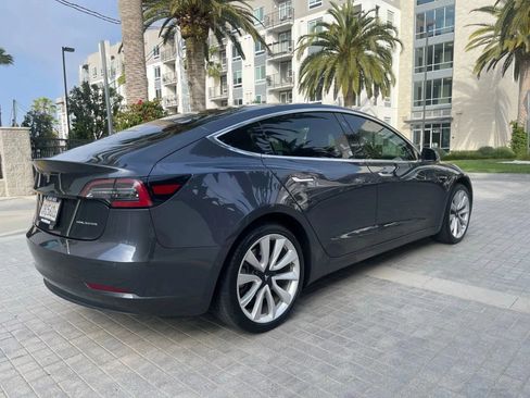 Used 2020 Tesla Model 3 Standard Range Plus RWD image 9