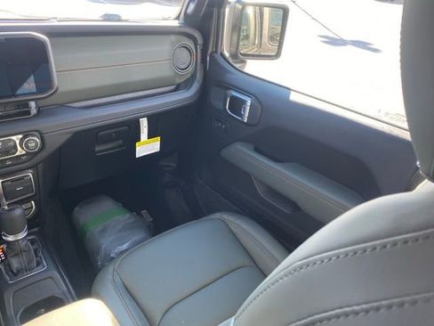 New 2026 Jeep Gladiator Mojave image 32