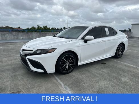 Used 2023 Toyota Camry SE image 18