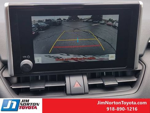Used 2025 Toyota RAV4 XLE FWD image 19
