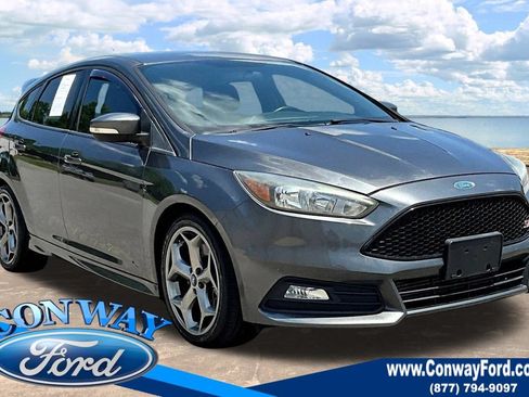 Used 2017 Ford Focus ST FWD image 1