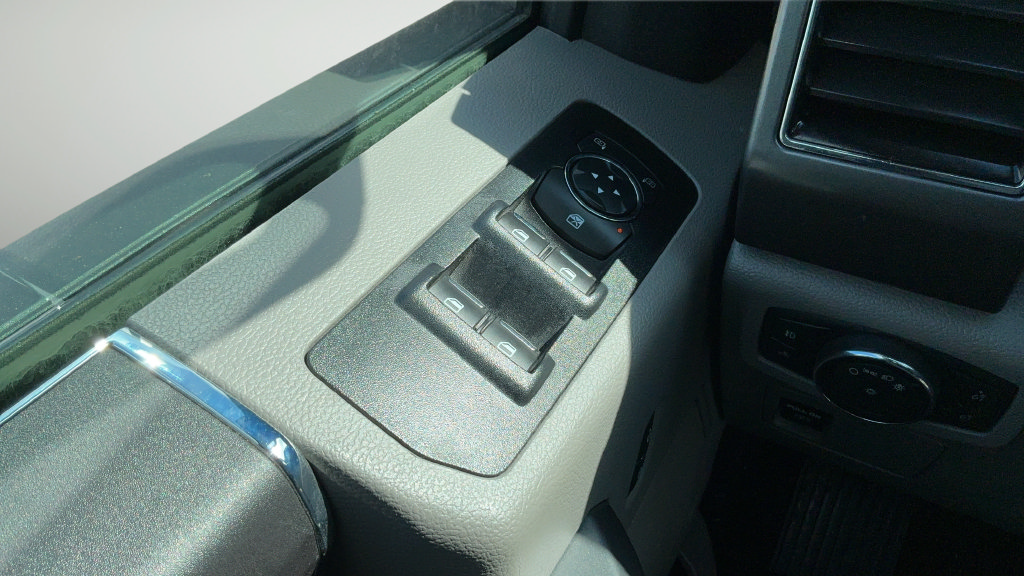 Used 2018 Ford F150 XLT AWD/4WD image 14
