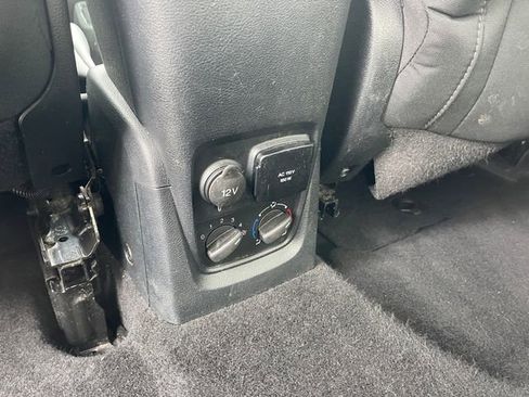 Used 2022 Ford Transit Connect XLT FWD image 18