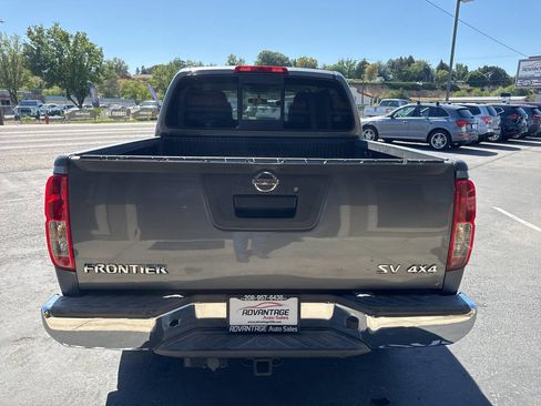 Used 2018 Nissan Frontier SV image 6