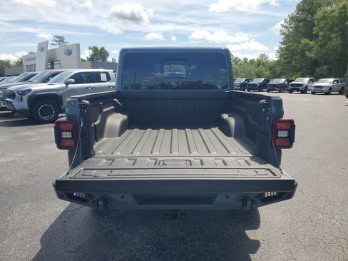 Used 2025 Jeep Gladiator Mojave AWD/4WD image 23