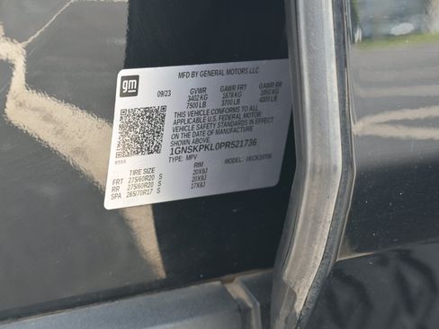 Used 2023 Chevrolet Tahoe Z71 w/ Z71 Off-Road Package AWD/4WD image 41