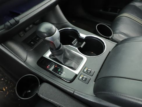 Used 2017 Toyota Highlander SE image 13