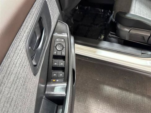 Used 2021 Nissan Rogue S AWD/4WD image 28