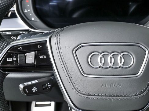 Used 2025 Audi S8 image 8