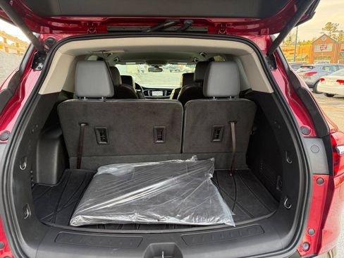 Used 2019 Buick Enclave Essence FWD image 13