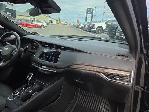 Used 2020 Cadillac XT4 Sport w/ Technology Package image 15