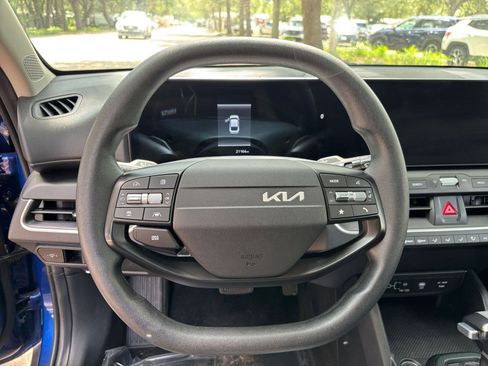Used 2025 Kia K4 FWD image 27