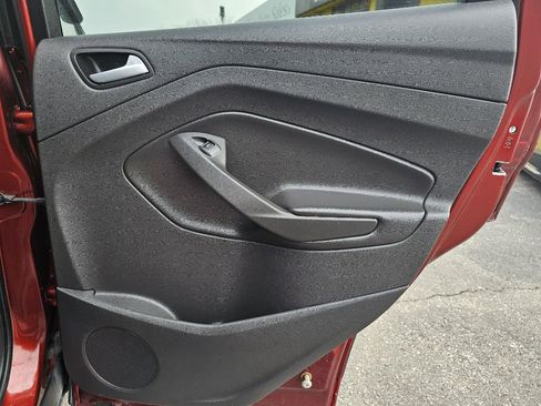 Used 2015 Ford Escape SE image 41