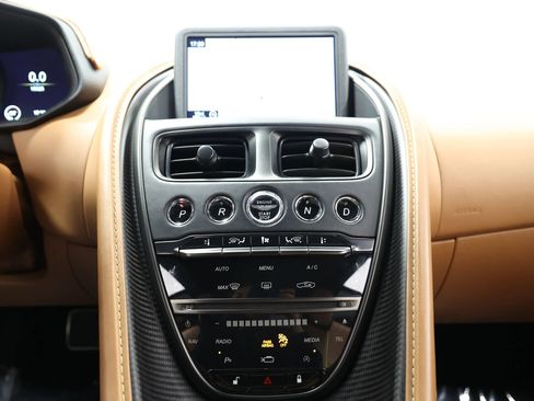 Used 2020 Aston Martin DB11 AMR image 30