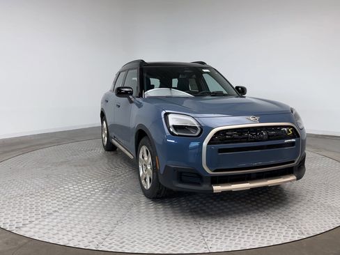 Used 2025 MINI Cooper Countryman SE image 2