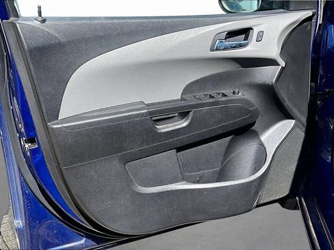 Used 2014 Chevrolet Sonic LT FWD image 2