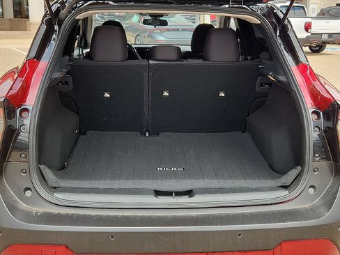 Used 2026 Nissan Kicks SV FWD image 9